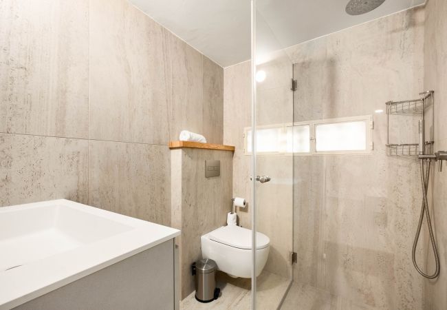 Апартаменты на Tel Aviv - Jaffa - MAMAD Designer Gem Secret Patio & Jacuzzi Near Beach by FeelHome Апартаменты на Tel Aviv - Jaffa - MAMAD Designer Gem Secret Patio & Jacuzzi Near Beach by FeelHome