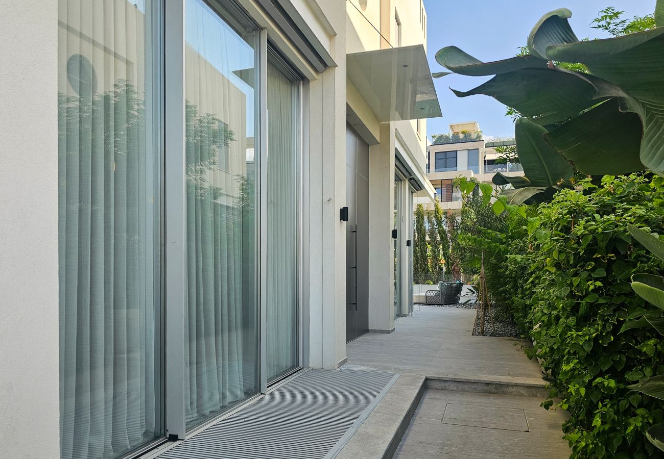 Вилла на Herzliya - MAMAD Luxury New Villa with Private Pool by FeelHome Вилла на Herzliya - MAMAD Luxury New Villa with Private Pool by FeelHome