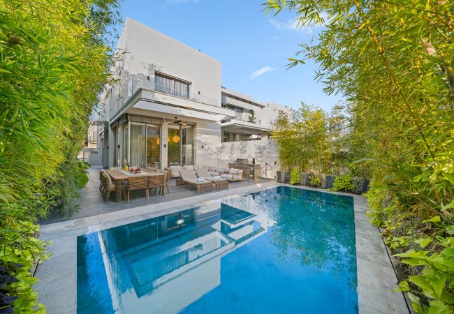Вилла на Herzliya - MAMAD Exclusive New Luxury Villa with Heated Pool by FeelHome