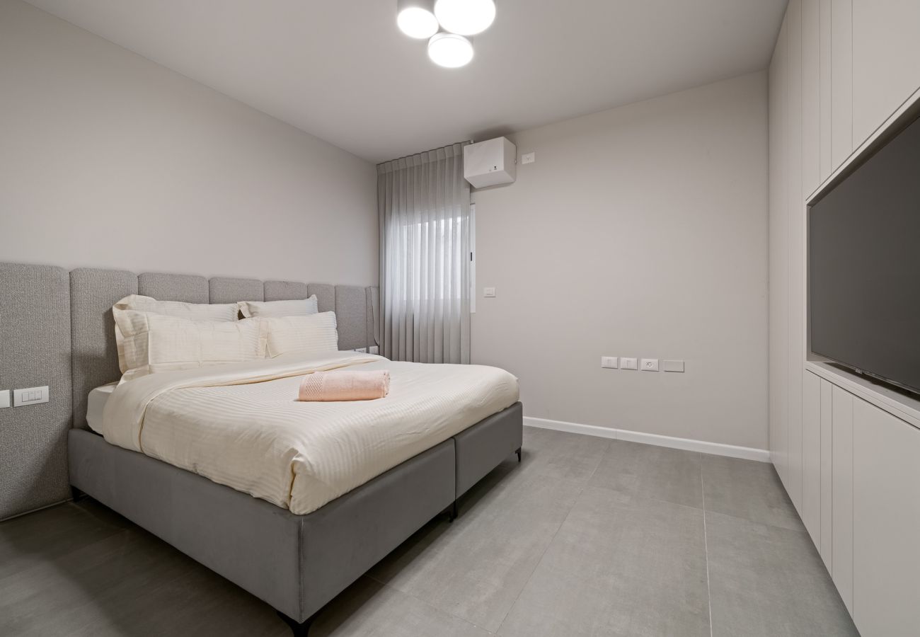 Вилла на Herzliya - Luxury Brand New Villa with Pool by FeelHome Вилла на Herzliya - Luxury Brand New Villa with Pool by FeelHome