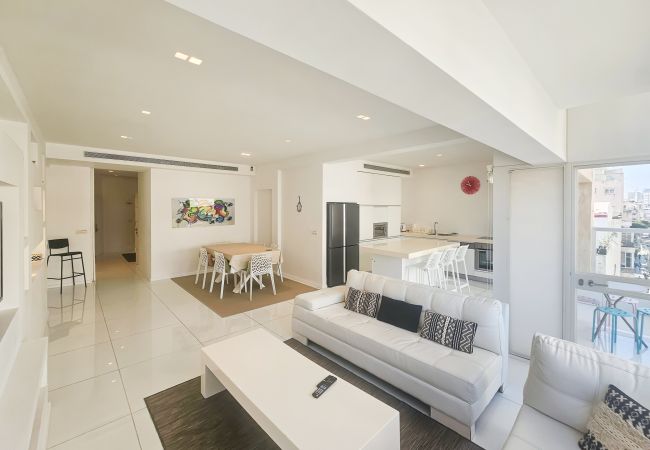  на Tel Aviv - Jaffa - MIKLAT Bright & Family Friendly Near Beach by FeelHome