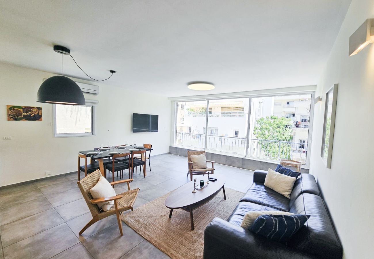 Апартаменты на Tel Aviv - Jaffa - Spacious Quiet 2BR & Parking City Center by FeelHome